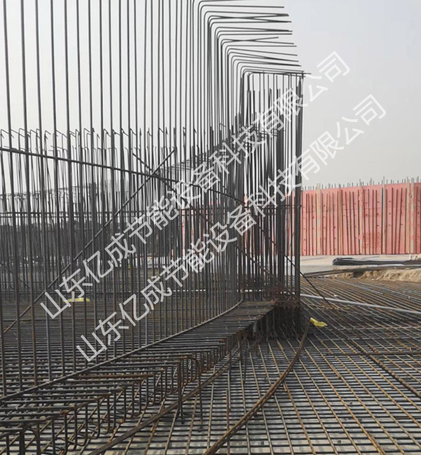 大型钢板仓搭建中